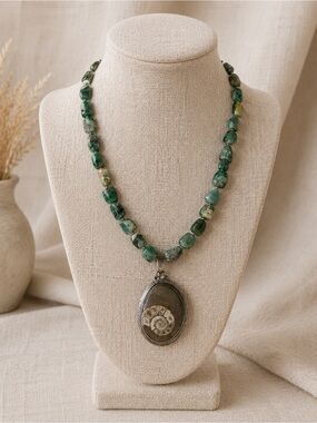 Vintage Fossilized Ammonite Pendant Necklace Green Gemstone Beads Sterling